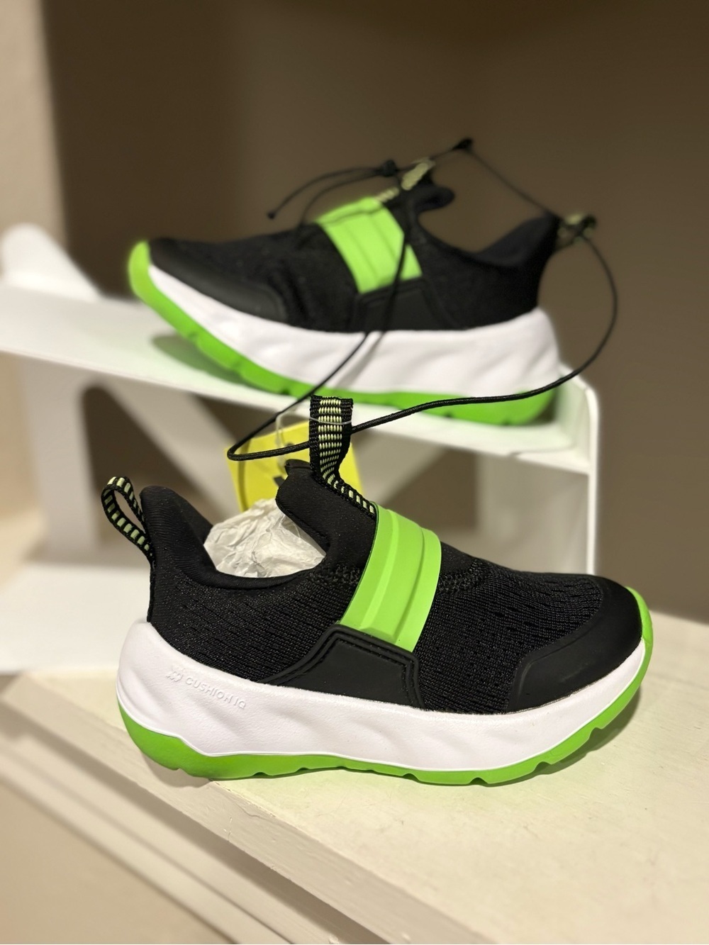 All in Motion Toddler Boys Dannie Slip-On Performance Sneakers Shoes Size 6 NEW